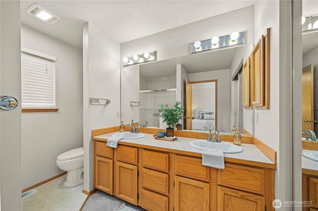 826 SW 347th Court, Federal Way, WA 98023