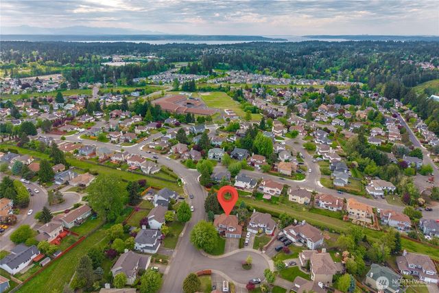 826 SW 347th Court, Federal Way, WA 98023