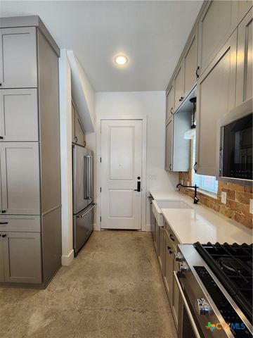 1158 Hauptstrasse, New Braunfels, TX 78130
