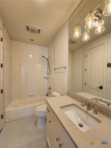 1158 Hauptstrasse, New Braunfels, TX 78130
