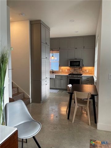 1158 Hauptstrasse, New Braunfels, TX 78130