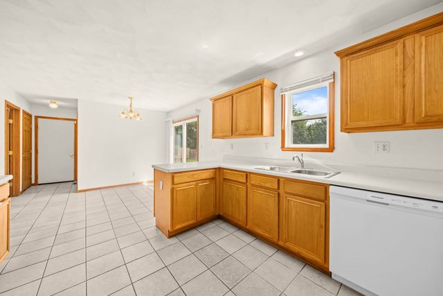 5480 Bastian Boulevard, South Beloit, IL 61080