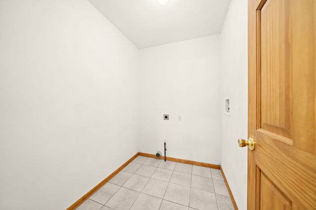 5480 Bastian Boulevard, South Beloit, IL 61080
