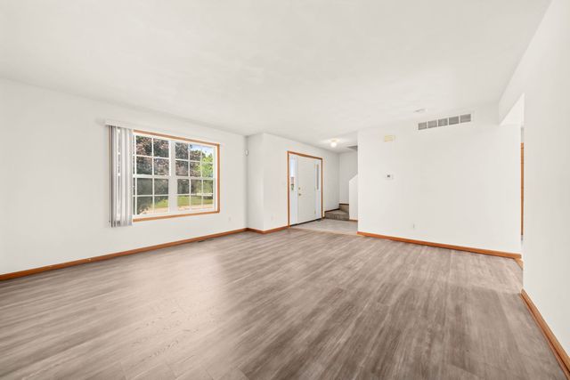 5480 Bastian Boulevard, South Beloit, IL 61080
