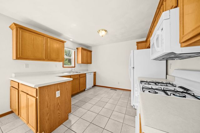 5480 Bastian Boulevard, South Beloit, IL 61080