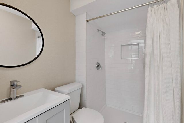 2895 Honey Bee Lane, Wills Point, TX 75169