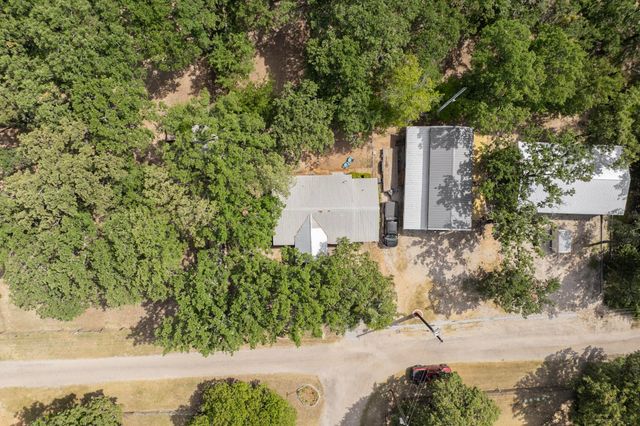 2895 Honey Bee Lane, Wills Point, TX 75169