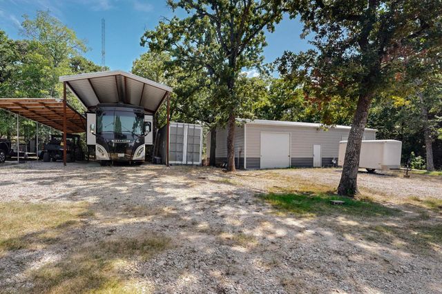 2895 Honey Bee Lane, Wills Point, TX 75169