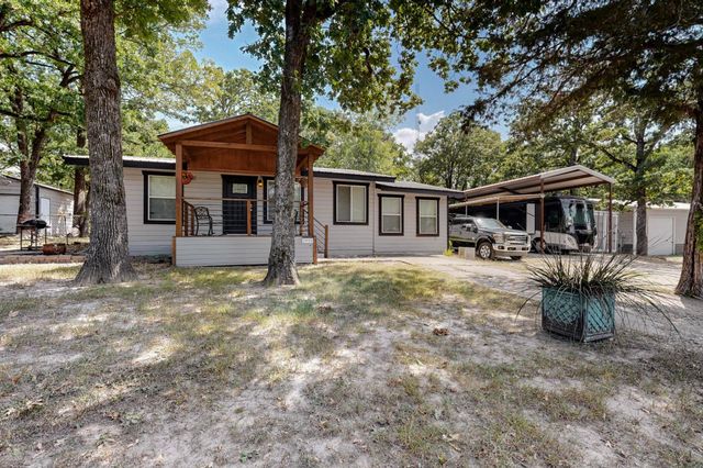 2895 Honey Bee Lane, Wills Point, TX 75169