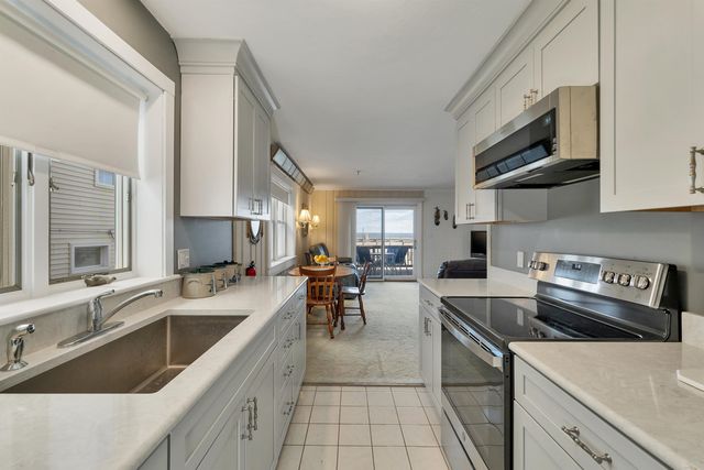 421 Ocean Blvd Unit 1N, Hampton, NH 03842
