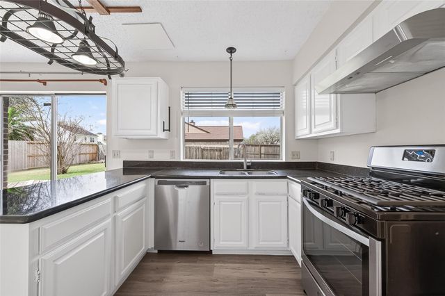 3102 Lakefield Way, Sugar Land, TX 77479