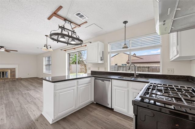 3102 Lakefield Way, Sugar Land, TX 77479