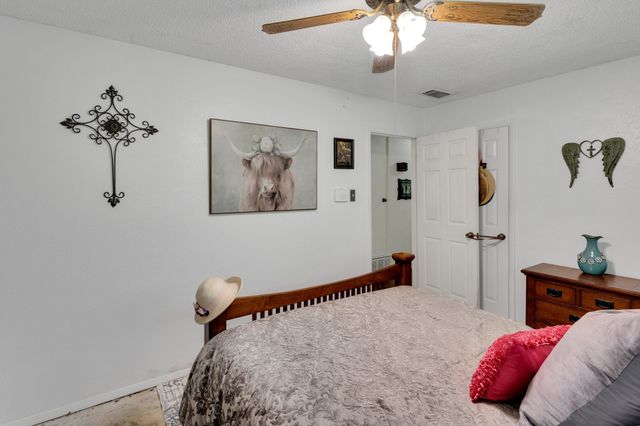 1502 Yucca Street, Midlothian, TX 76065