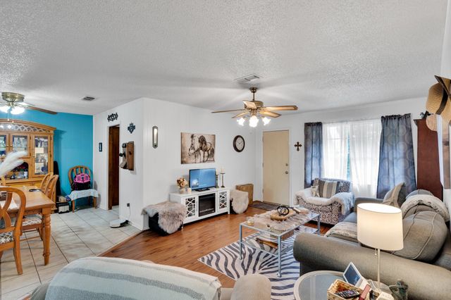 1502 Yucca Street, Midlothian, TX 76065