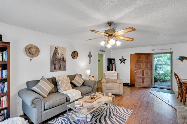 1502 Yucca Street, Midlothian, TX 76065