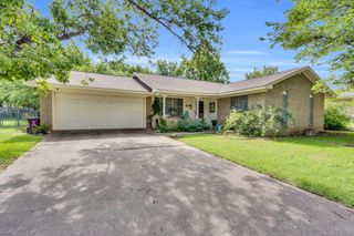 1502 Yucca Street, Midlothian, TX 76065