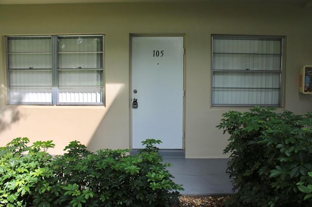 16 Vista Palm Lane 105, Vero Beach, FL 32962