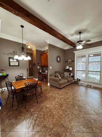 17736 Lake Vista Dr, Greenwell Springs, LA 70739