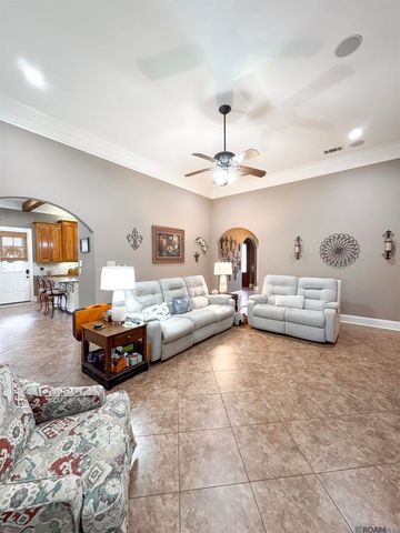 17736 Lake Vista Dr, Greenwell Springs, LA 70739