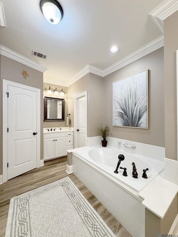 17736 Lake Vista Dr, Greenwell Springs, LA 70739