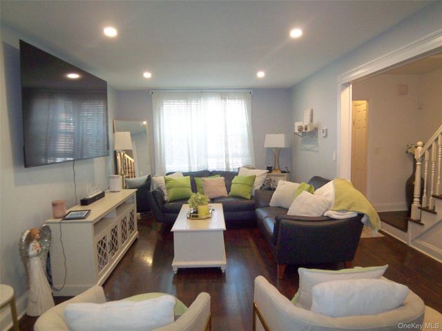 4382 Byron Avenue, Bronx, NY 10466