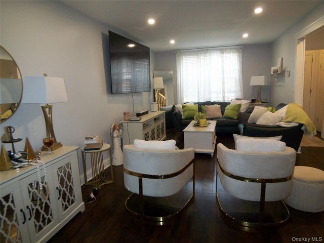 4382 Byron Avenue, Bronx, NY 10466