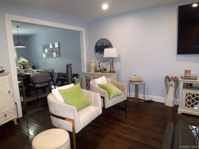 4382 Byron Avenue, Bronx, NY 10466