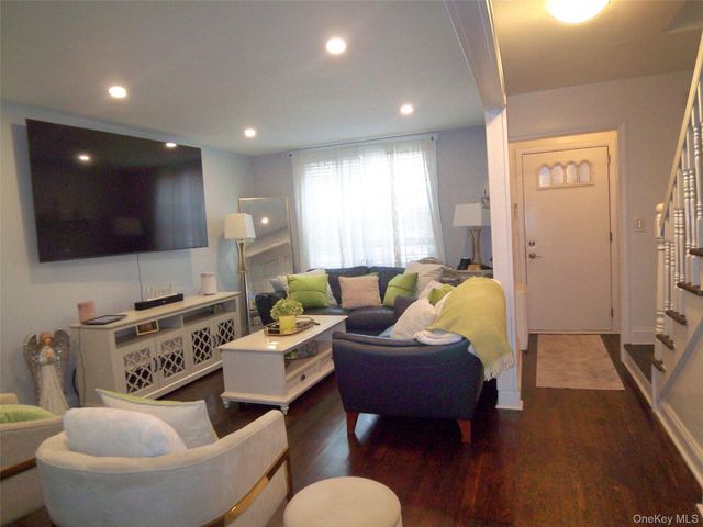 4382 Byron Avenue, Bronx, NY 10466