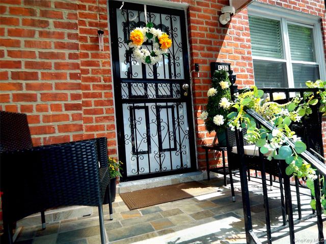 4382 Byron Avenue, Bronx, NY 10466