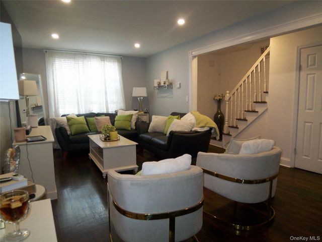 4382 Byron Avenue, Bronx, NY 10466