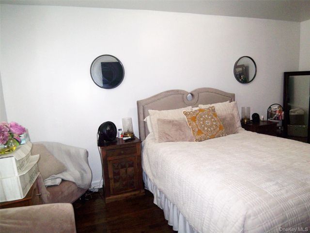 4382 Byron Avenue, Bronx, NY 10466