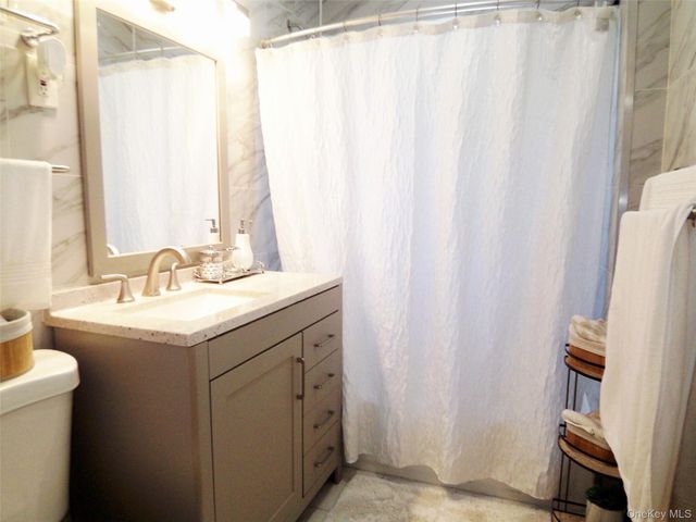 4382 Byron Avenue, Bronx, NY 10466