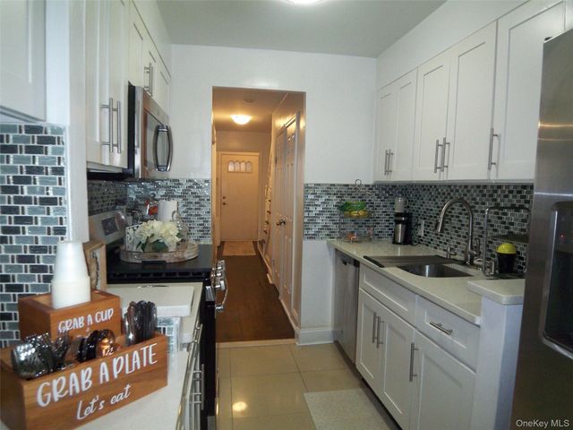 4382 Byron Avenue, Bronx, NY 10466