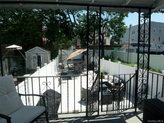4382 Byron Avenue, Bronx, NY 10466
