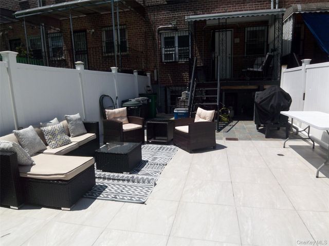 4382 Byron Avenue, Bronx, NY 10466