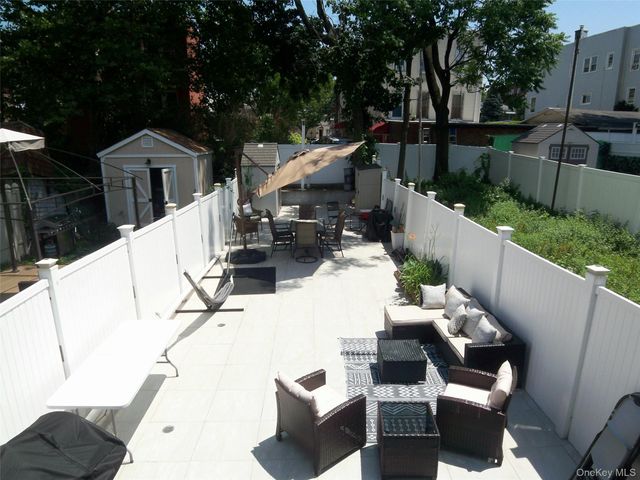 4382 Byron Avenue, Bronx, NY 10466