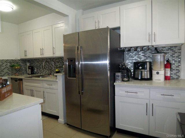 4382 Byron Avenue, Bronx, NY 10466