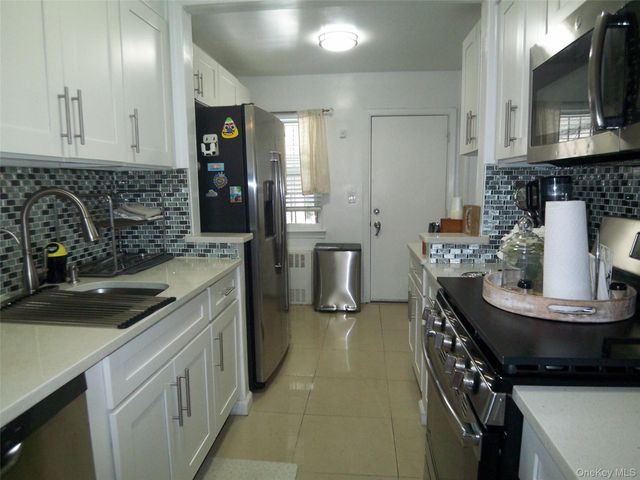 4382 Byron Avenue, Bronx, NY 10466
