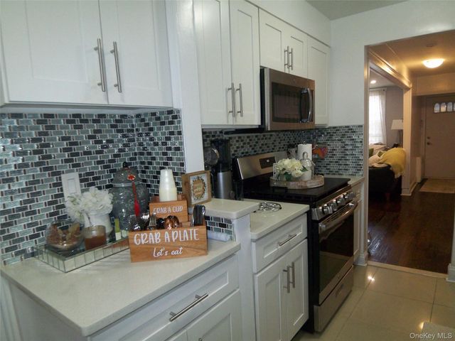 4382 Byron Avenue, Bronx, NY 10466