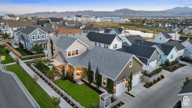 10924 S PADDLE BOARD WAY, South Jordan, UT 84009