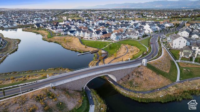 10924 S PADDLE BOARD WAY, South Jordan, UT 84009