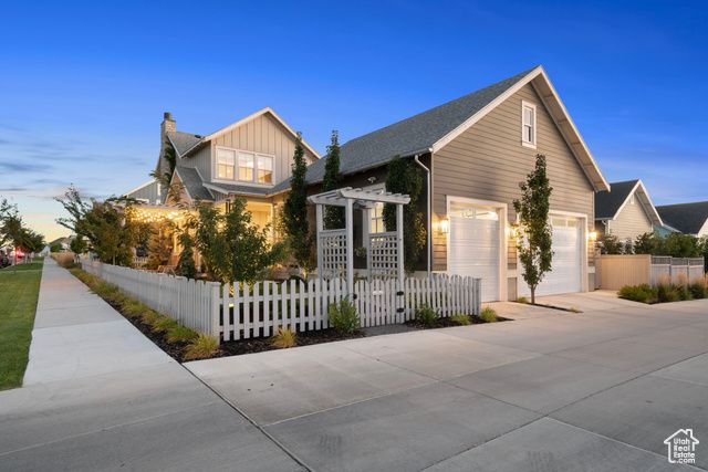 10924 S PADDLE BOARD WAY, South Jordan, UT 84009