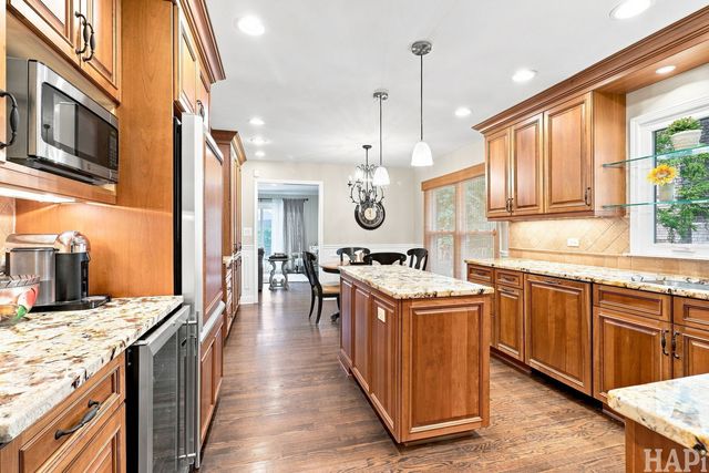 4000 Picardy Drive, Northbrook, IL 60062