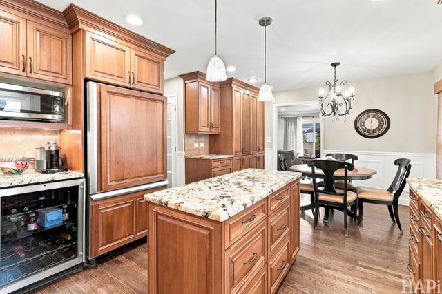 4000 Picardy Drive, Northbrook, IL 60062