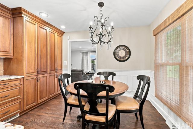 4000 Picardy Drive, Northbrook, IL 60062