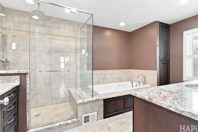 4000 Picardy Drive, Northbrook, IL 60062