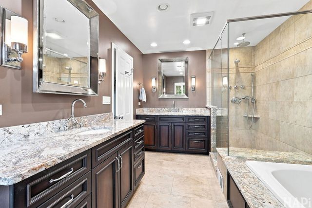 4000 Picardy Drive, Northbrook, IL 60062