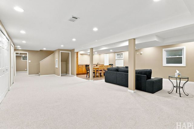 4000 Picardy Drive, Northbrook, IL 60062