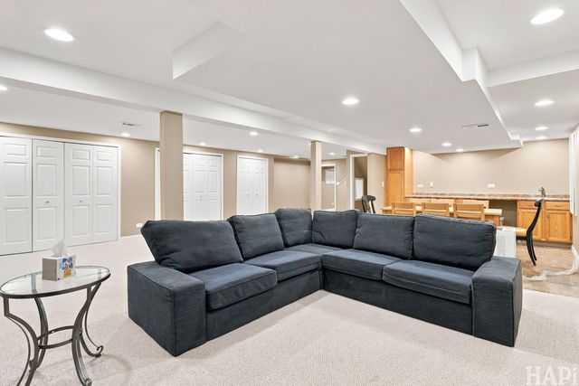 4000 Picardy Drive, Northbrook, IL 60062