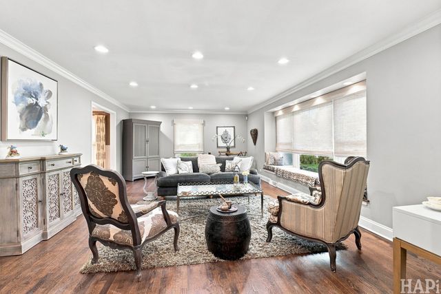 4000 Picardy Drive, Northbrook, IL 60062